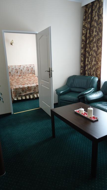 Baron Hotel Ciechanów Стая снимка