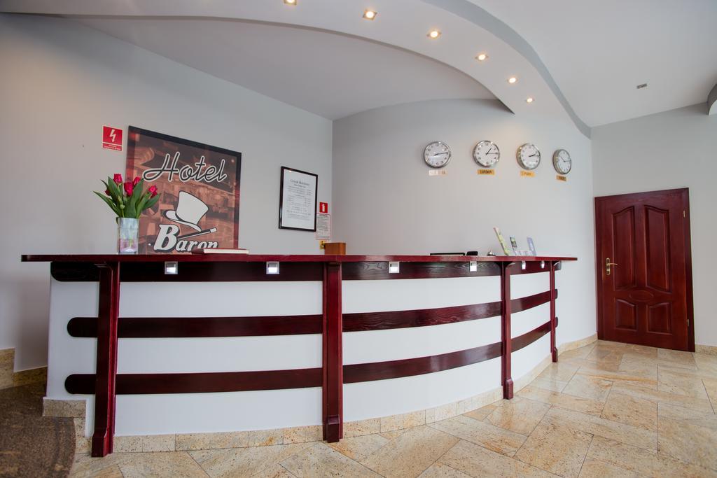 Baron Hotel Ciechanów Екстериор снимка