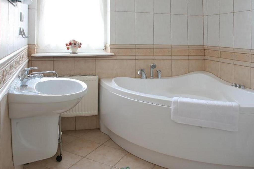 Baron Hotel Ciechanów Стая снимка