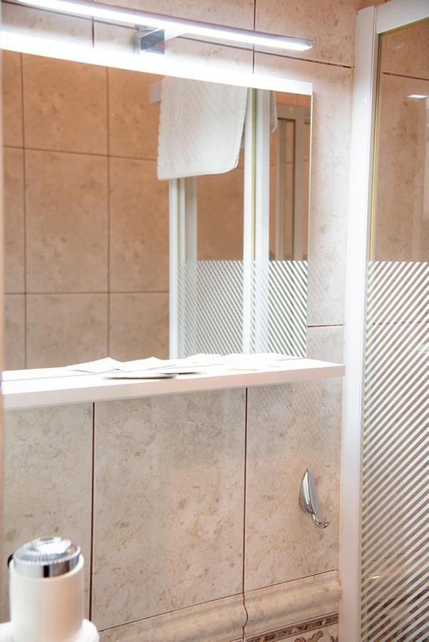 Baron Hotel Ciechanów Екстериор снимка