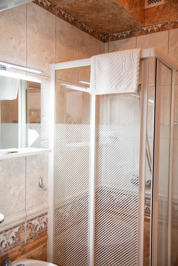 Baron Hotel Ciechanów Екстериор снимка