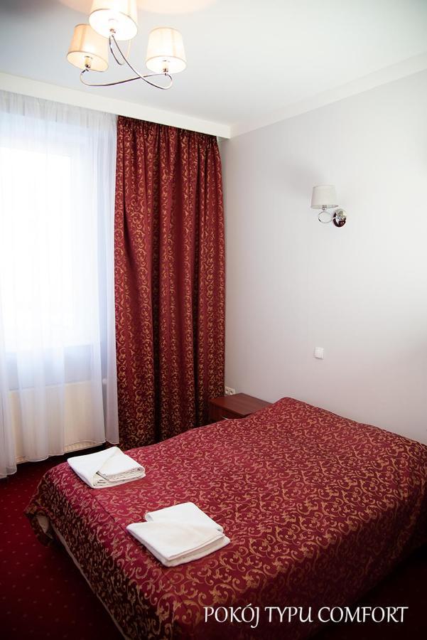 Baron Hotel Ciechanów Екстериор снимка