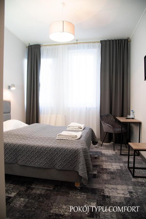 Baron Hotel Ciechanów Екстериор снимка