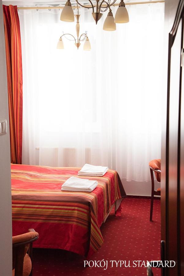 Baron Hotel Ciechanów Екстериор снимка
