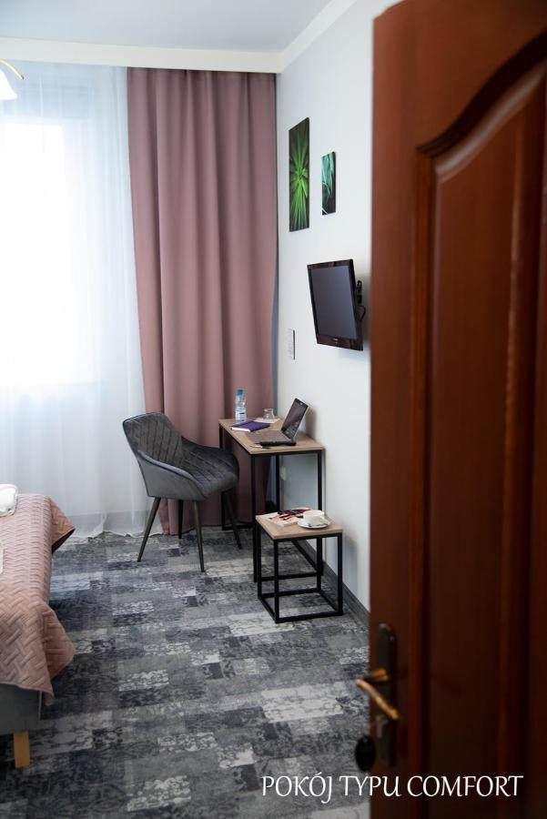 Baron Hotel Ciechanów Екстериор снимка