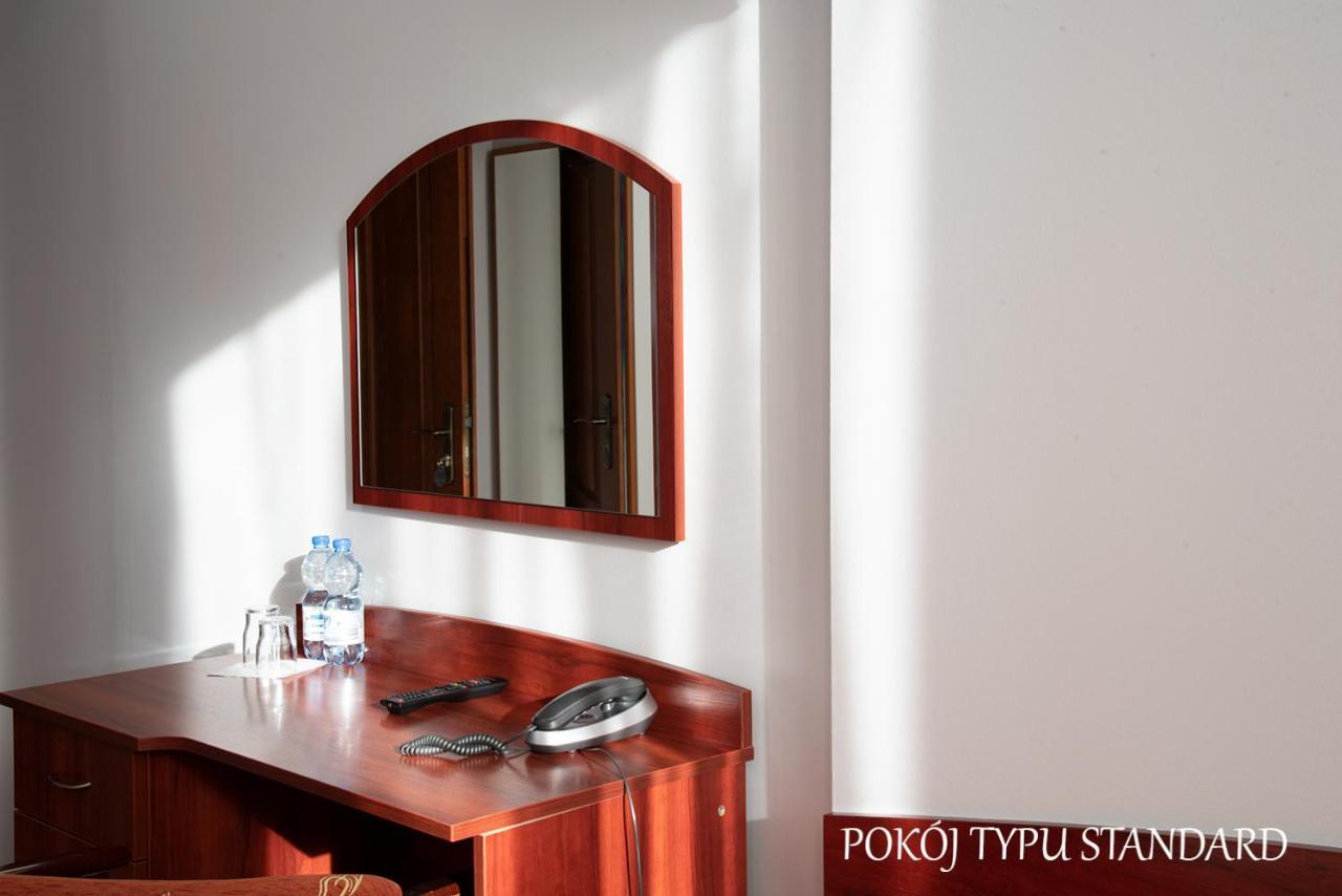 Baron Hotel Ciechanów Екстериор снимка