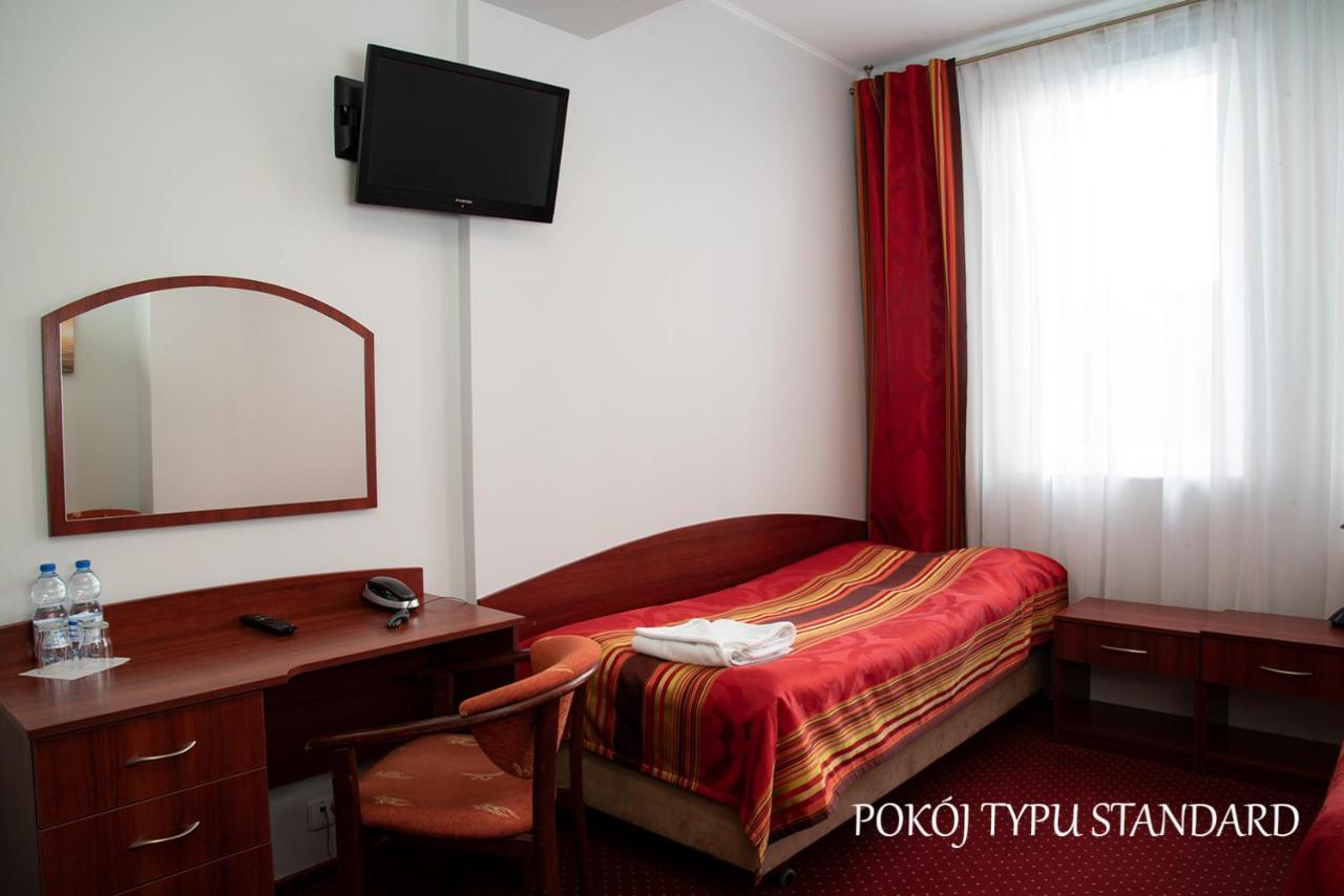 Baron Hotel Ciechanów Екстериор снимка